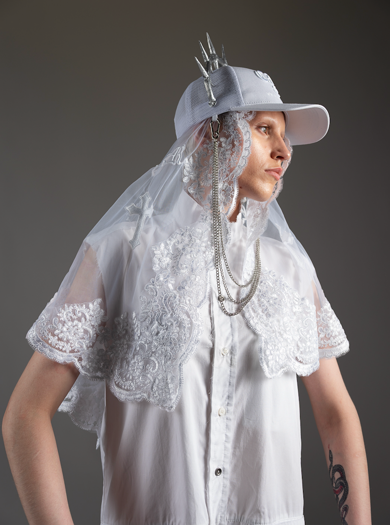 VEILED TRUCKER HAT